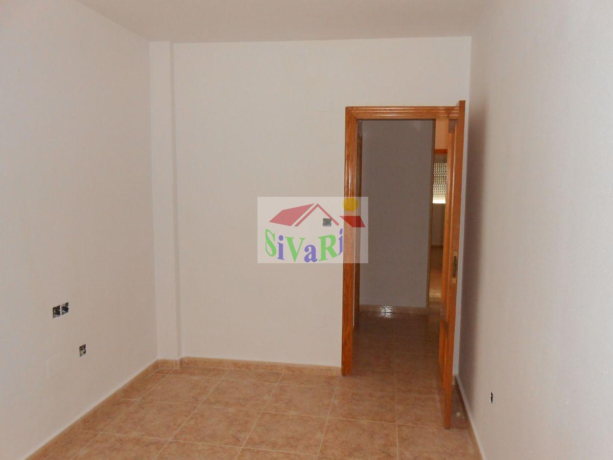 For sale of flat in Abarán