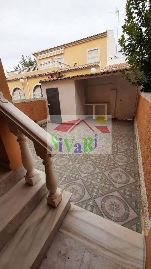 Venta de casa en Los Alcázares
