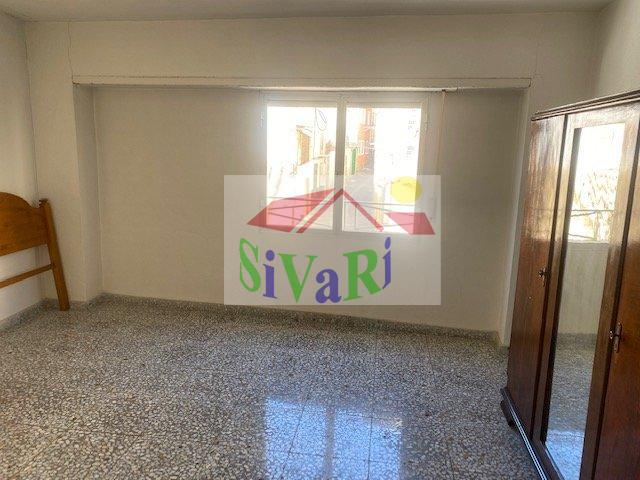 For sale of house in Abarán