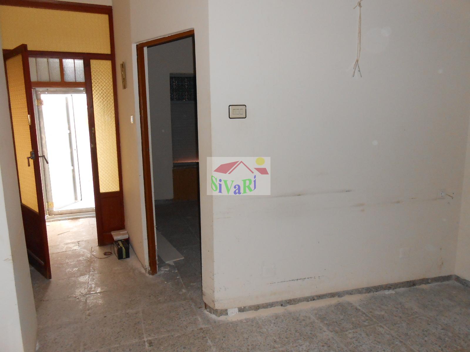 For sale of house in Abarán