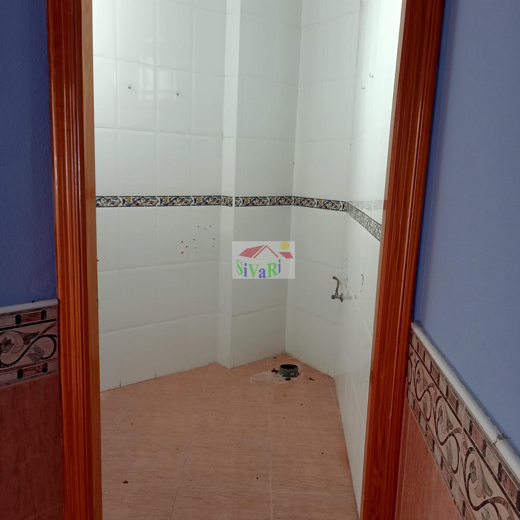 For sale of commercial in Abarán