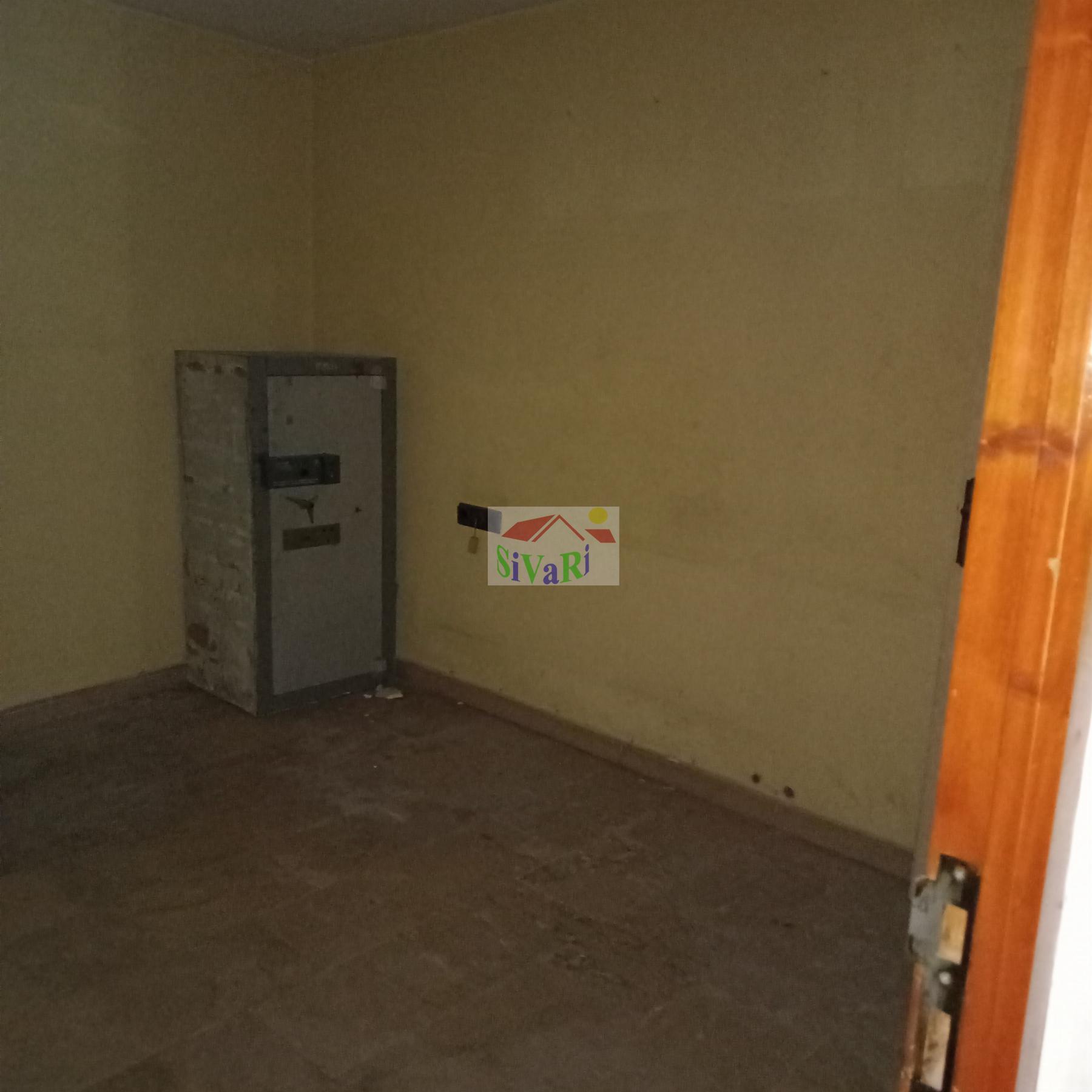 For sale of commercial in Abarán