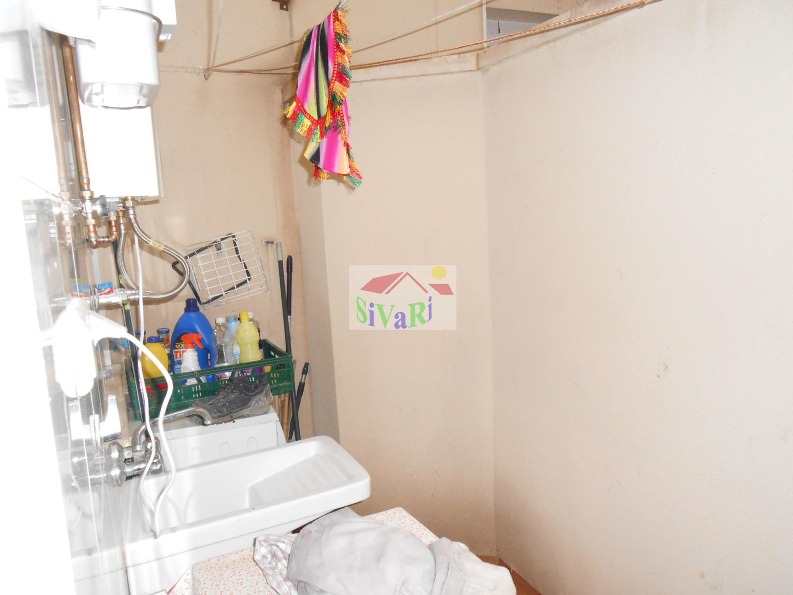 For sale of flat in Abarán