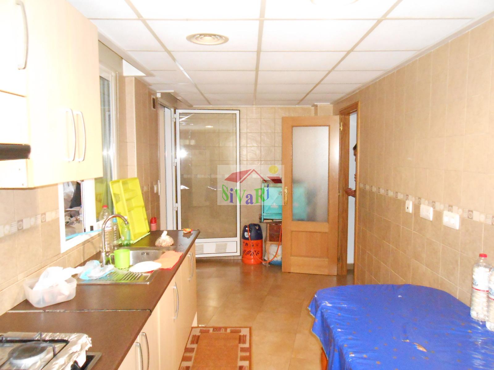 For sale of flat in Abarán