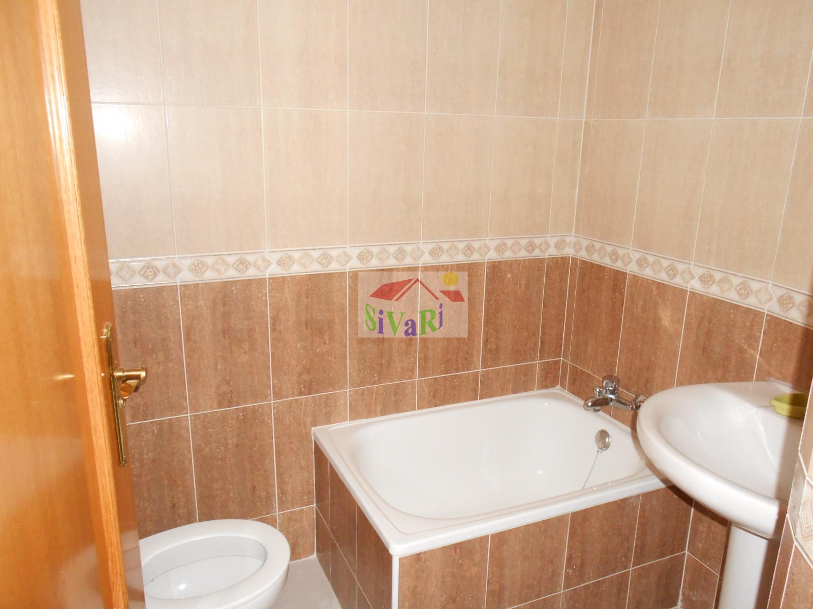 For sale of flat in Abarán