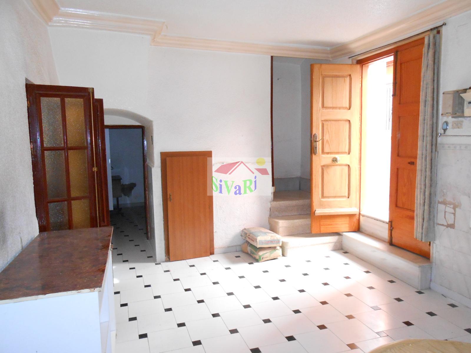For sale of house in Abarán
