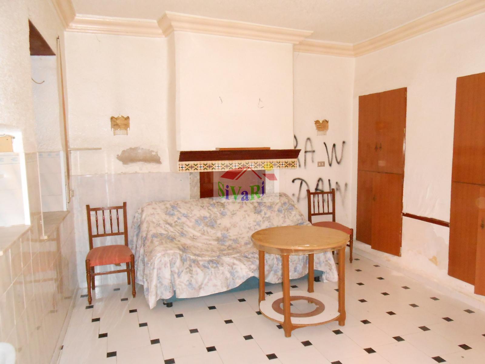 For sale of house in Abarán