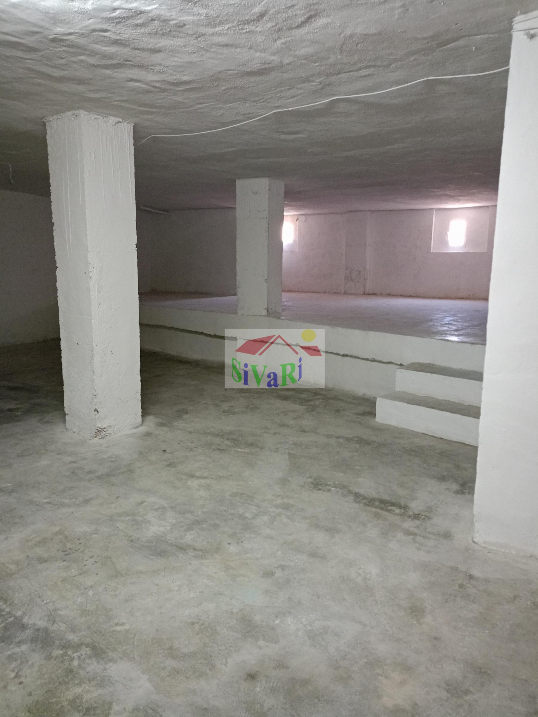 For sale of premises in Abarán