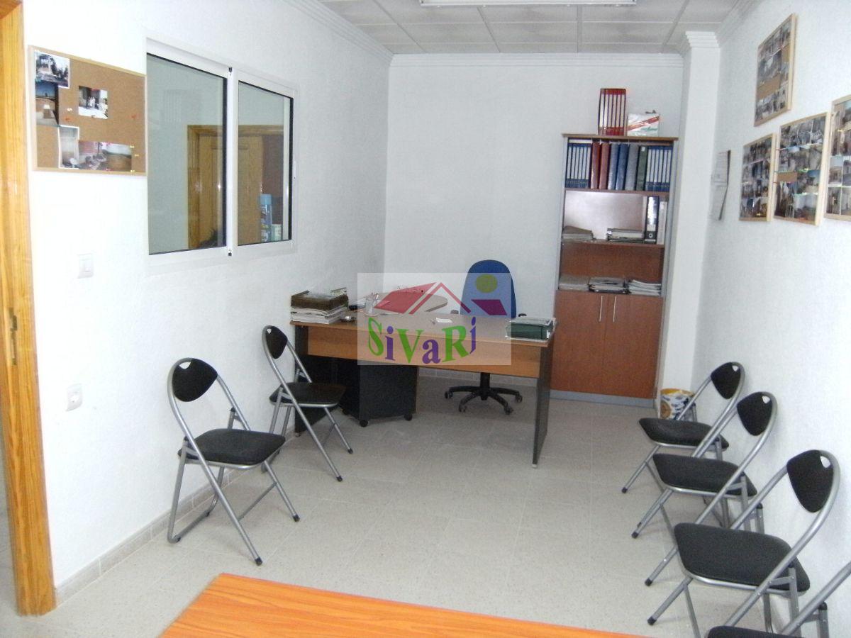 For rent of commercial in Abarán