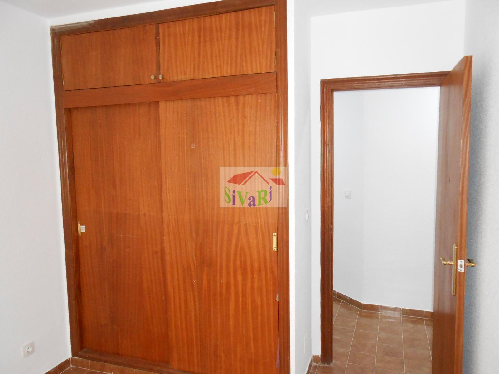 For sale of flat in Abarán