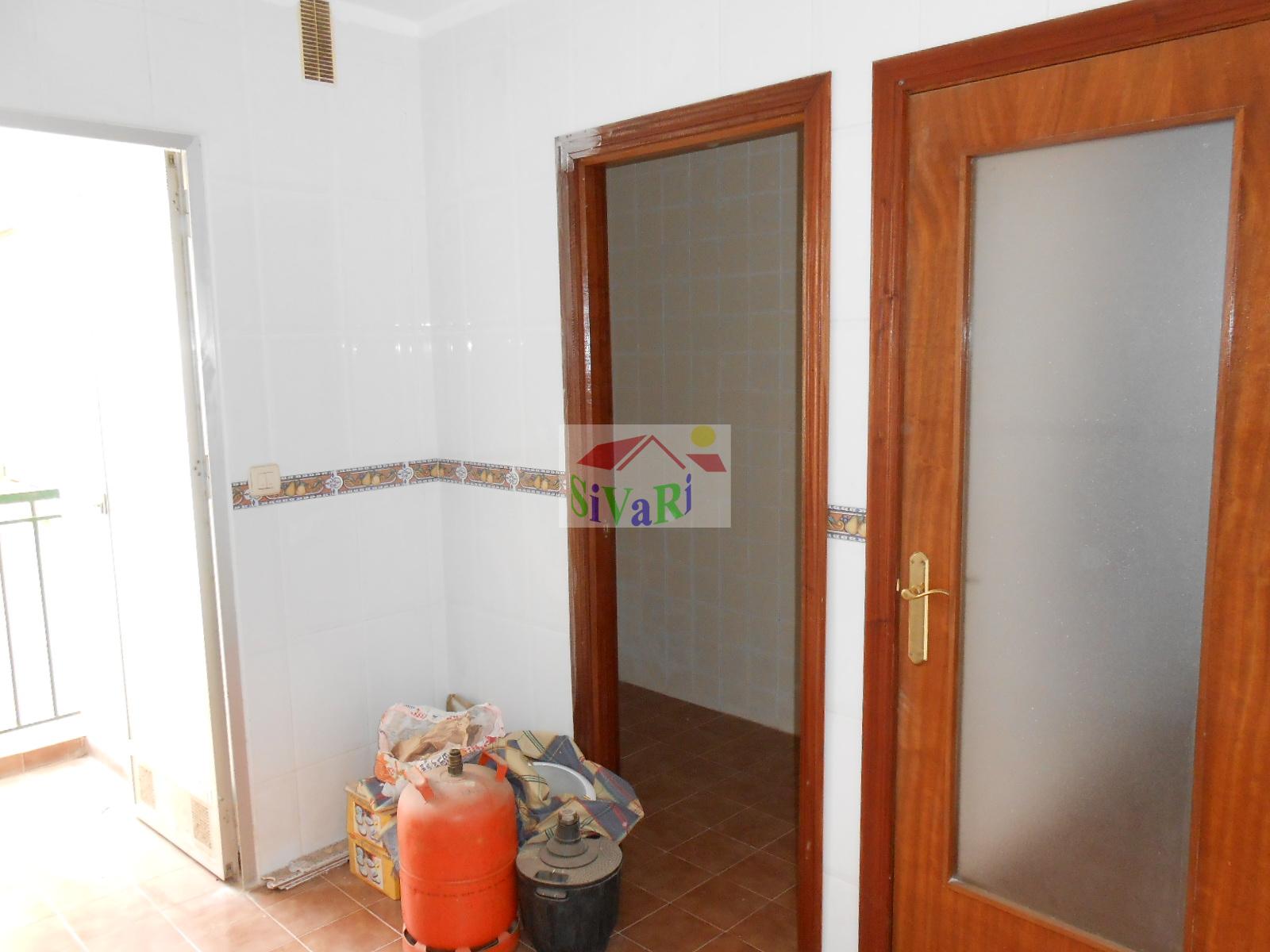 For sale of flat in Abarán