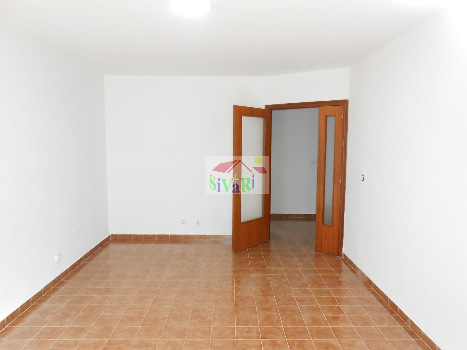 For sale of flat in Abarán