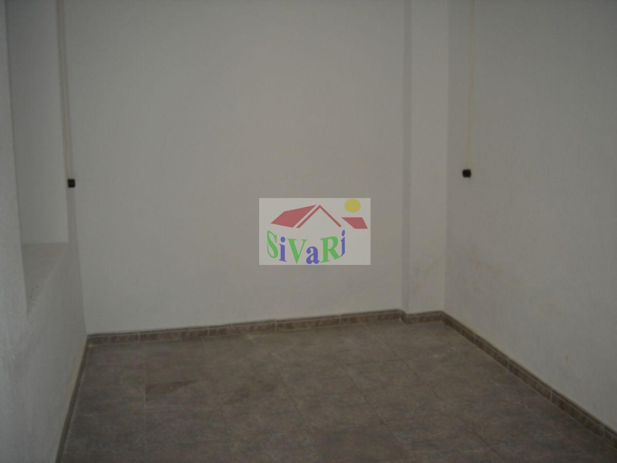 For rent of commercial in Abarán