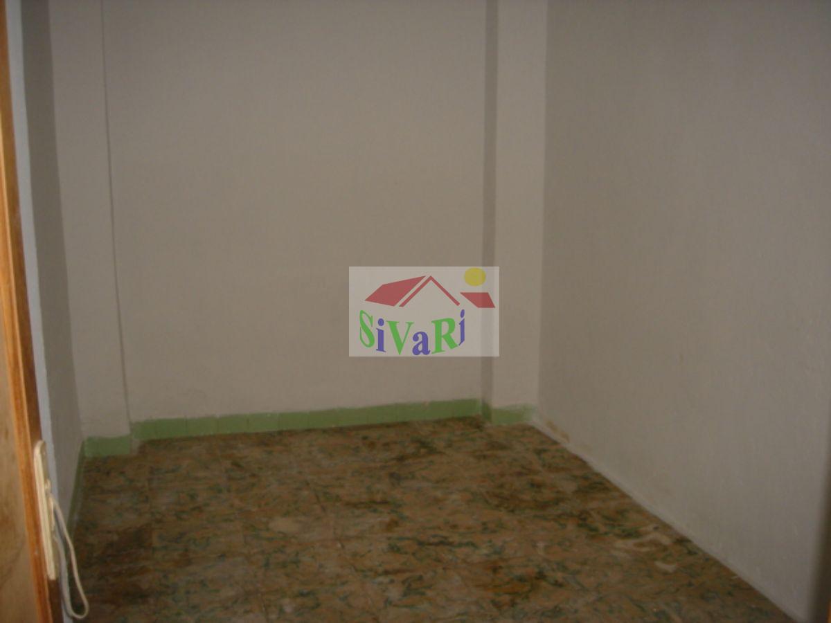 For rent of commercial in Abarán