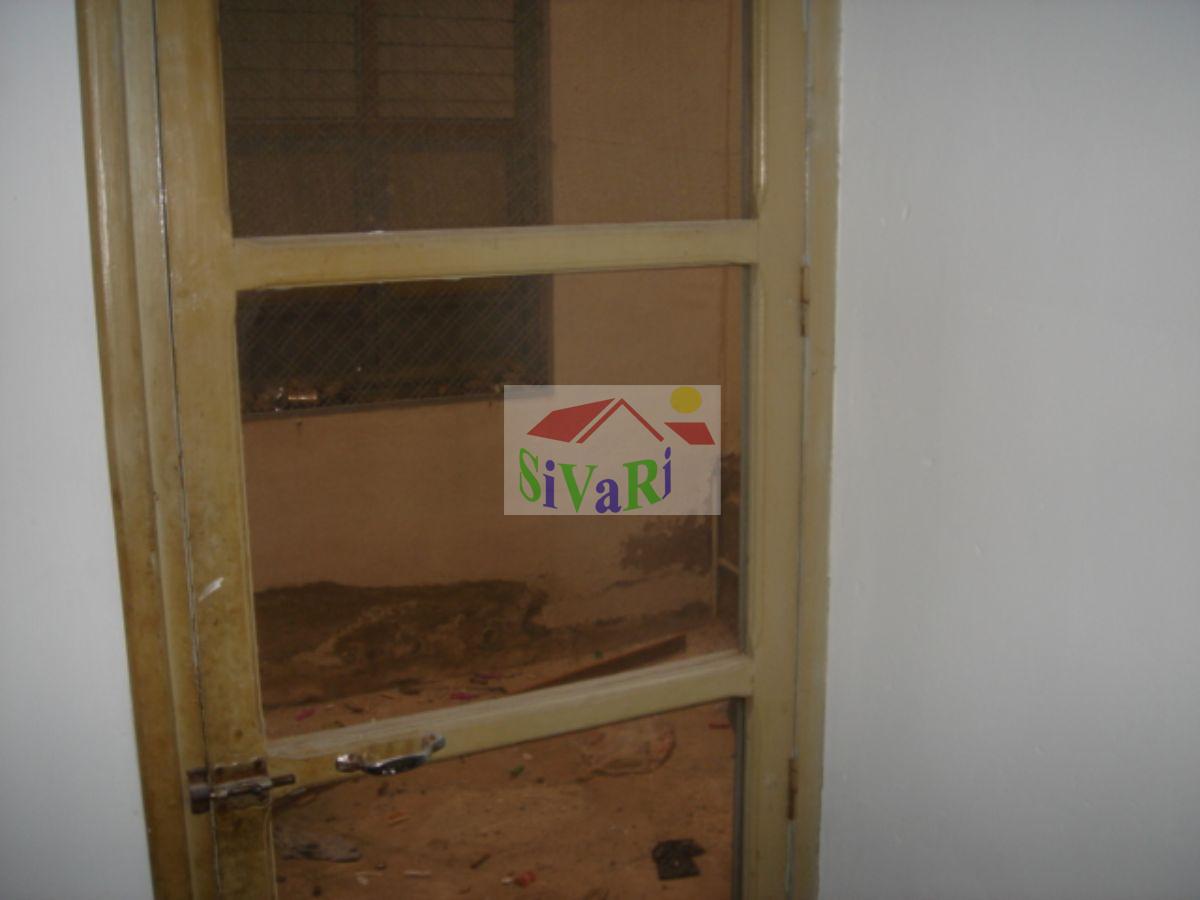 For rent of commercial in Abarán