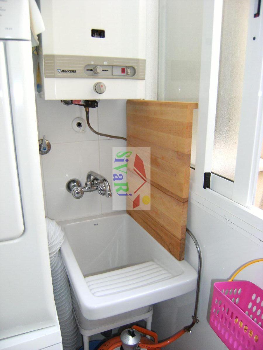 For sale of flat in Abarán