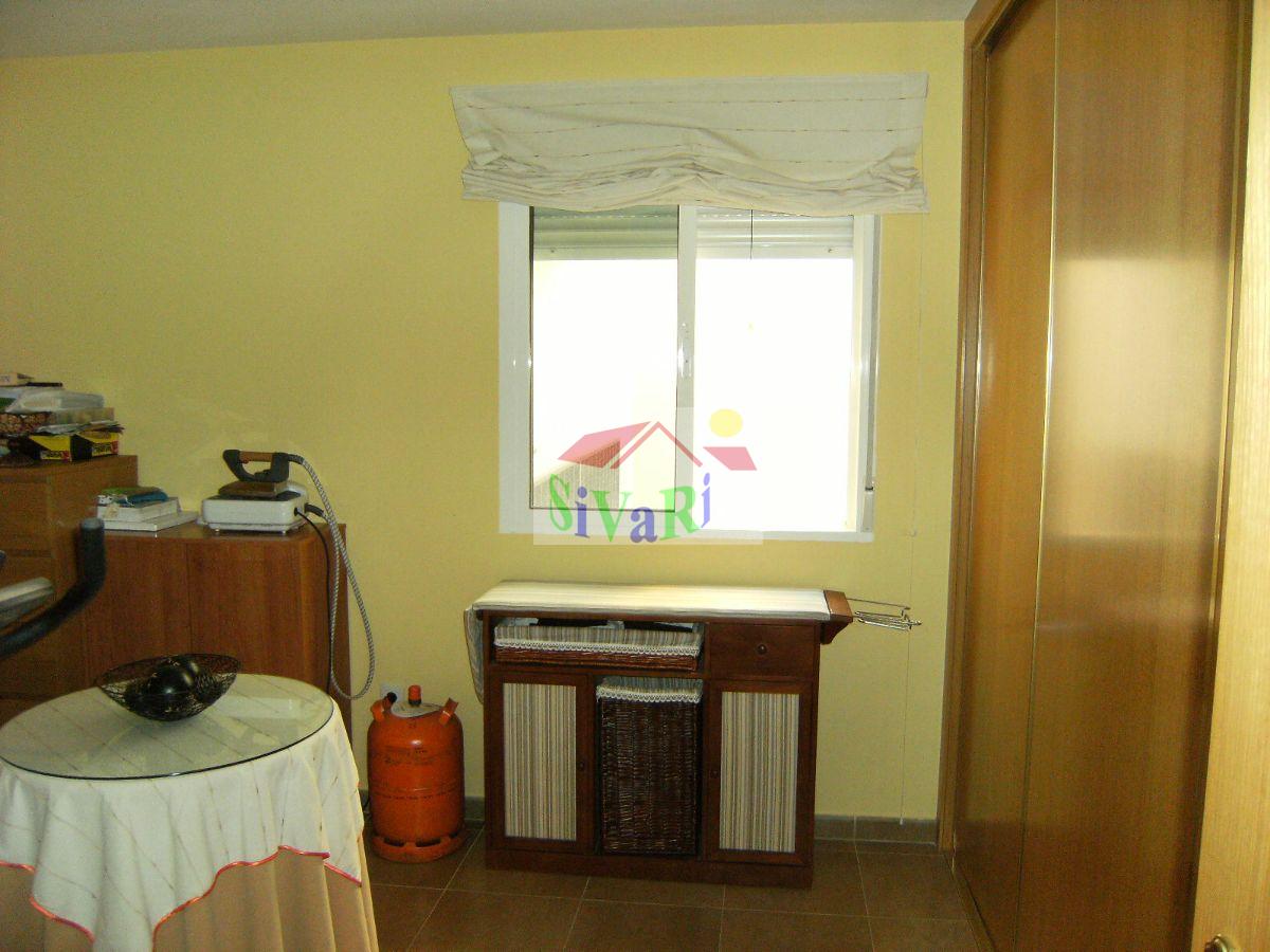 For sale of flat in Abarán