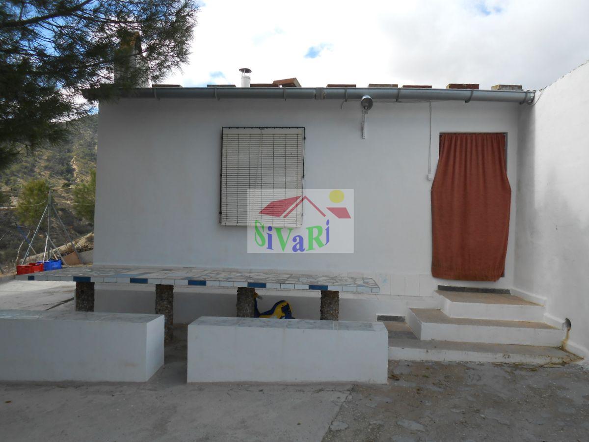 For sale of land in Abarán