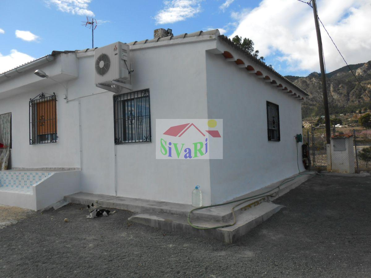 For sale of land in Abarán