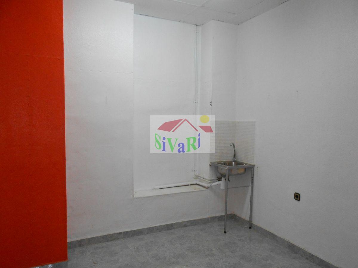 For rent of commercial in Abarán