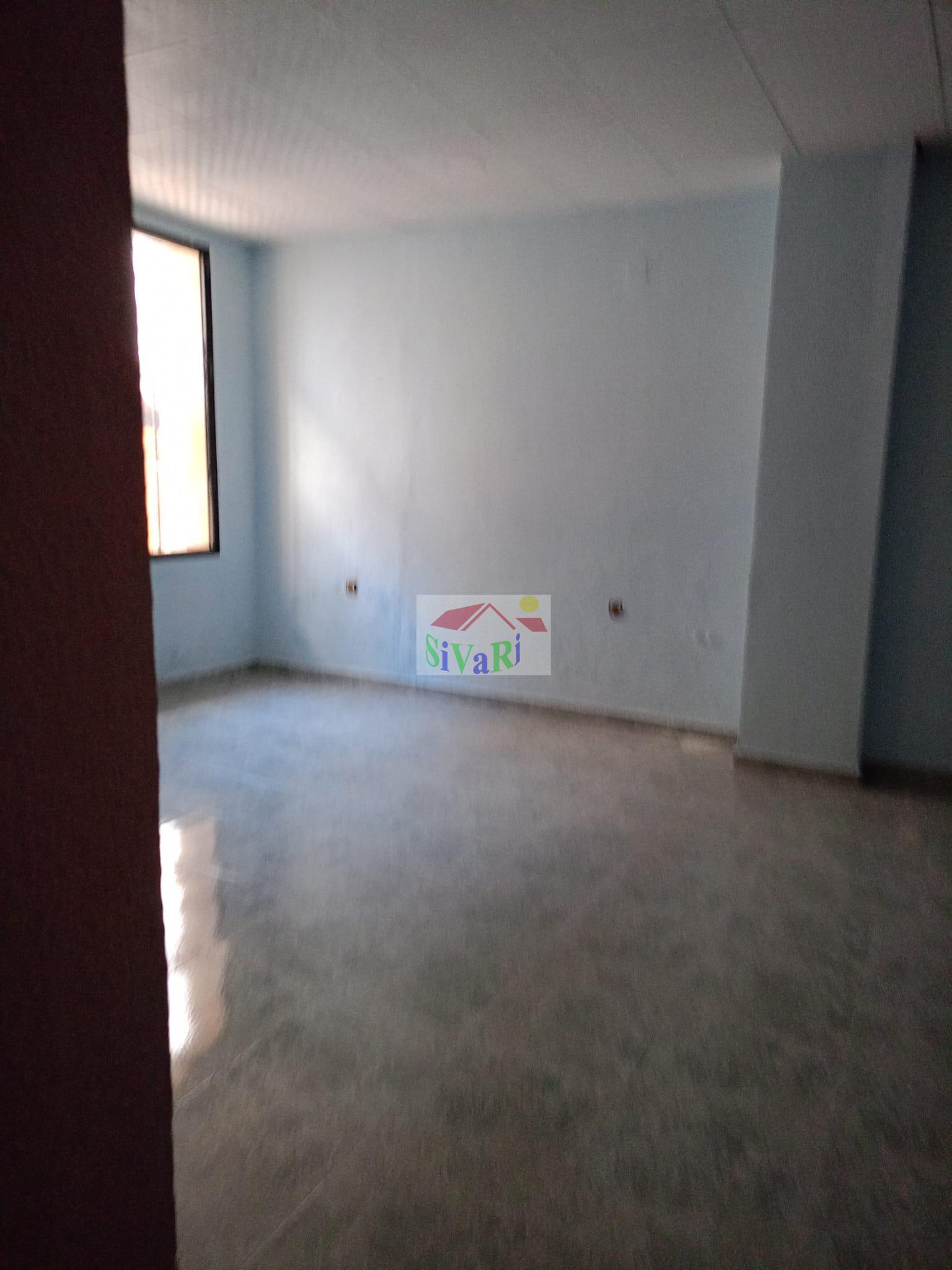 For rent of commercial in Abarán