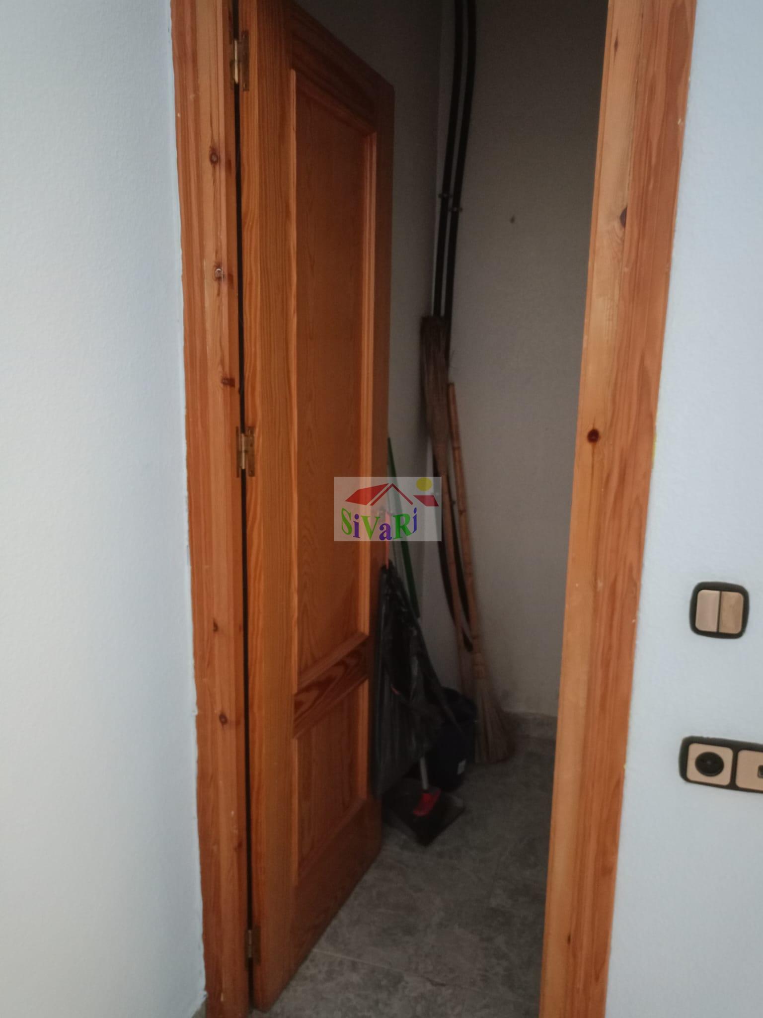 For rent of commercial in Abarán