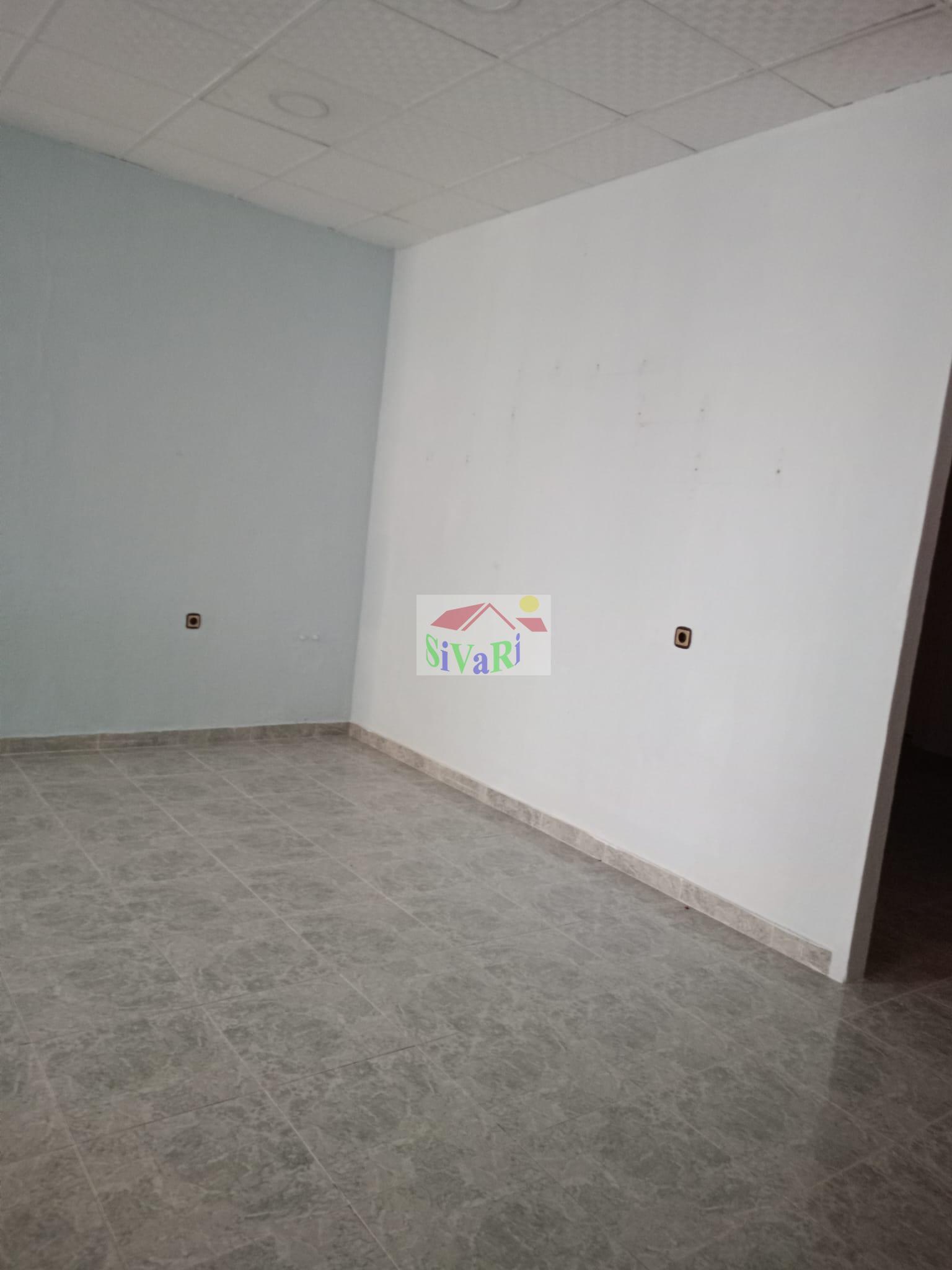 For rent of commercial in Abarán