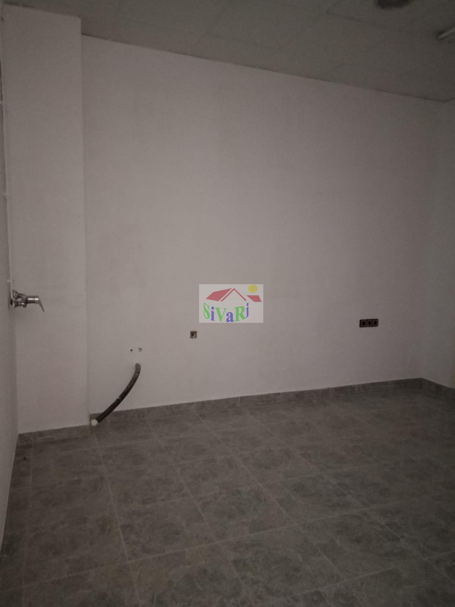 For rent of commercial in Abarán