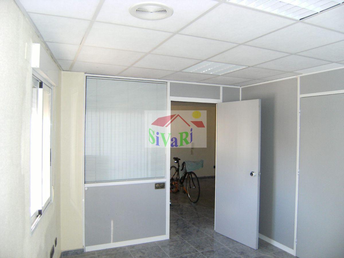 For rent of commercial in Abarán