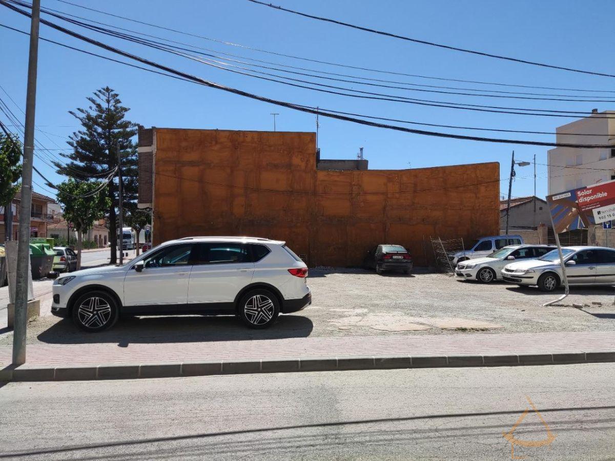 For sale of land in El Raal