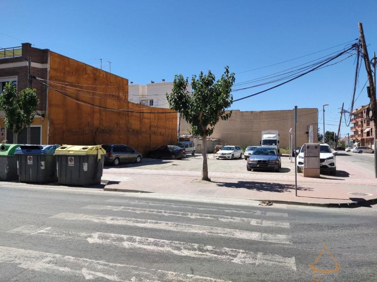 For sale of land in El Raal