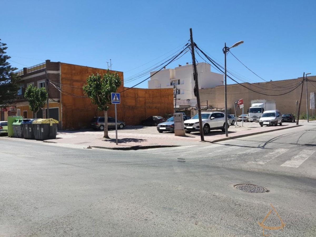 For sale of land in El Raal