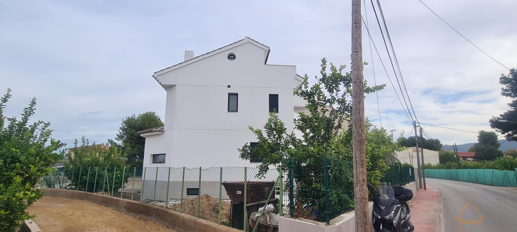 Verkoop van kleine villa in Aljucer