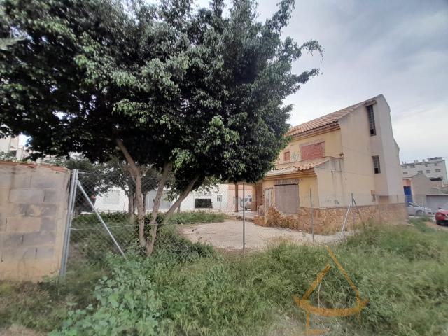 For sale of land in Los Ramos