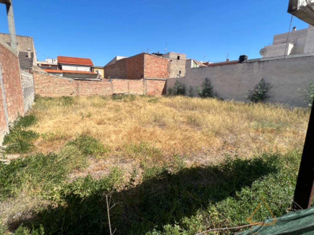 For sale of land in San Gines