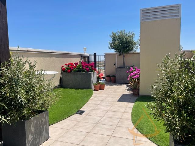 For sale of penthouse in Gea y Truyols