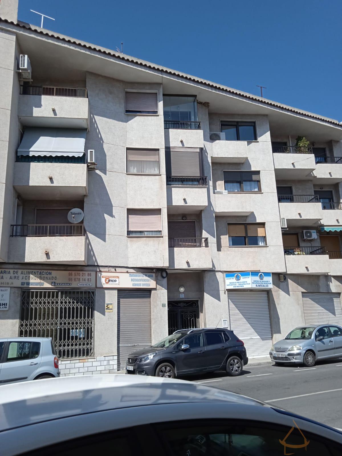 For sale of flat in Almoradí