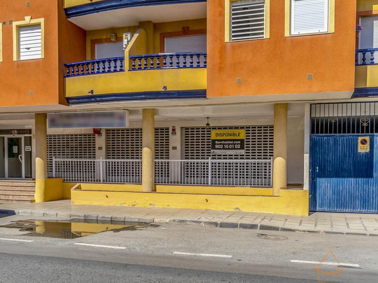 For sale of commercial in Dolores