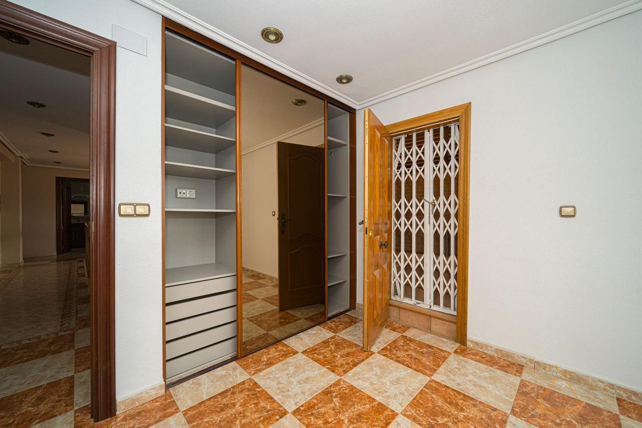 Venta de casa en Elche-Elx