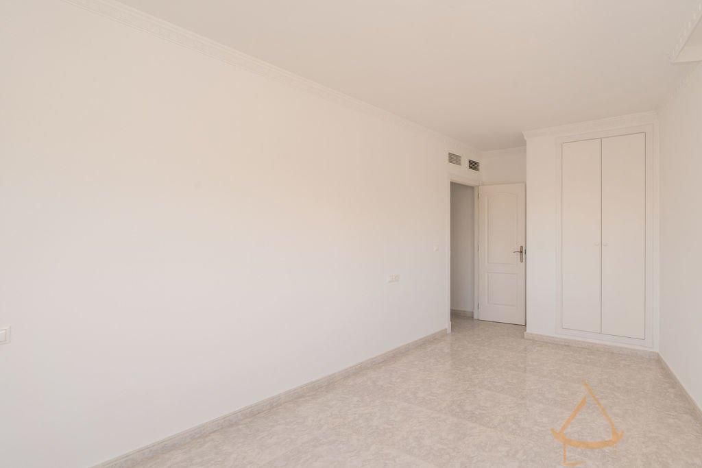 Sprzedaż z apartament w Rafal