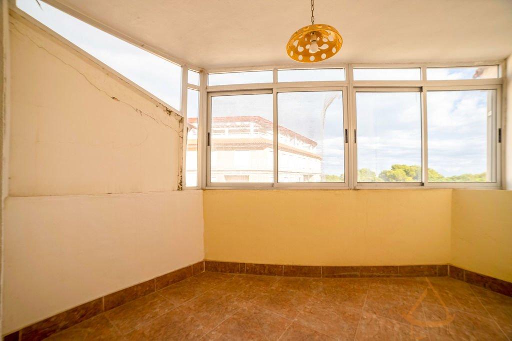 For sale of apartment in Guardamar del Segura