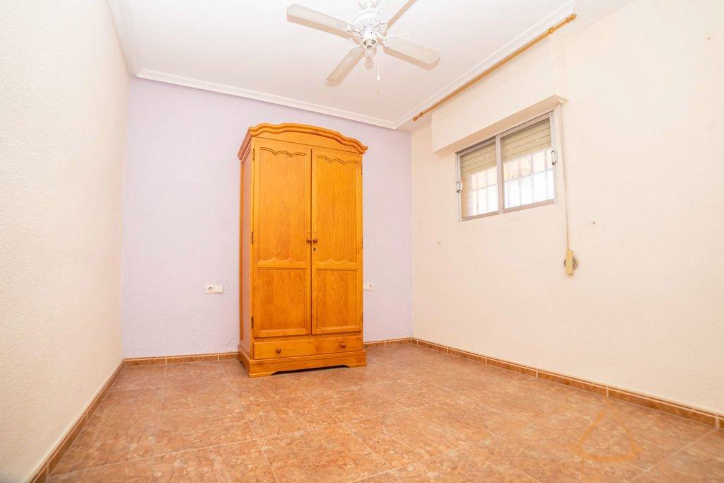 For sale of apartment in Guardamar del Segura