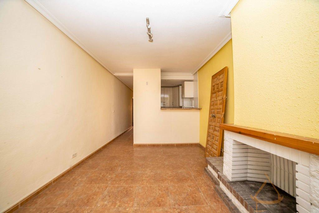 For sale of apartment in Guardamar del Segura