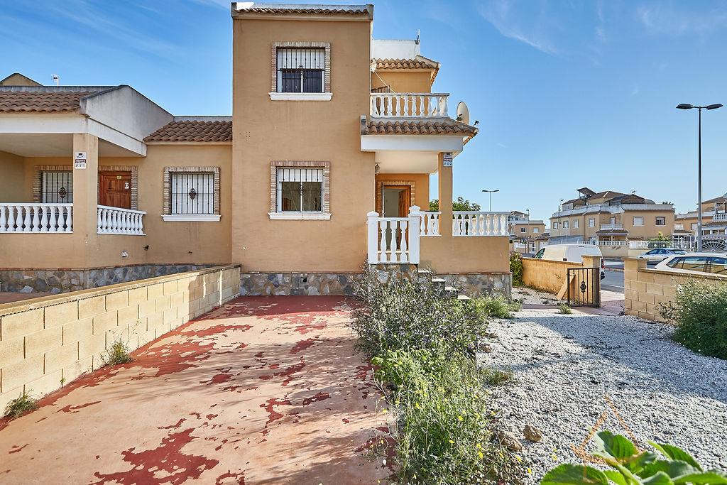For sale of duplex in Rojales