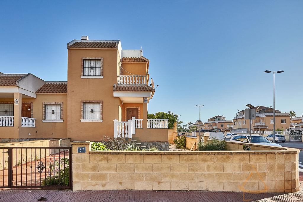 For sale of duplex in Rojales