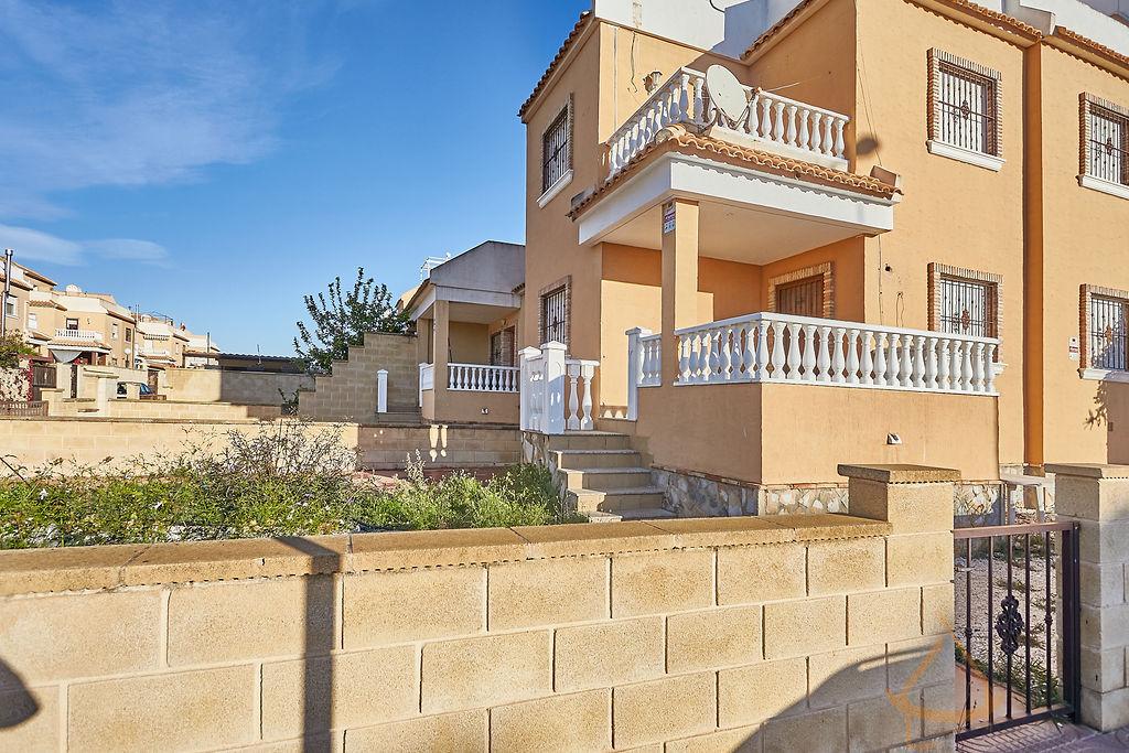 For sale of duplex in Rojales