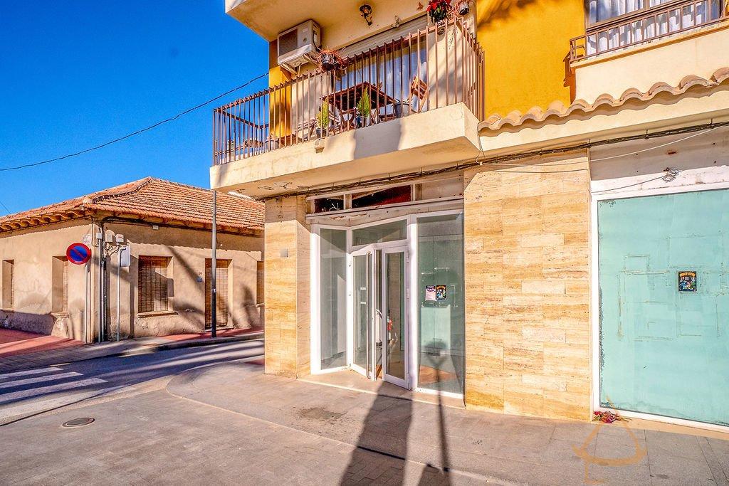 Venta de local comercial en Algorfa