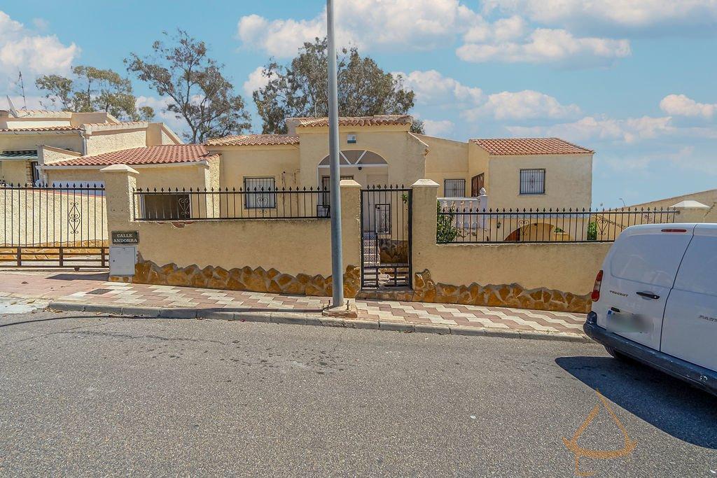 For sale of chalet in San Fulgencio