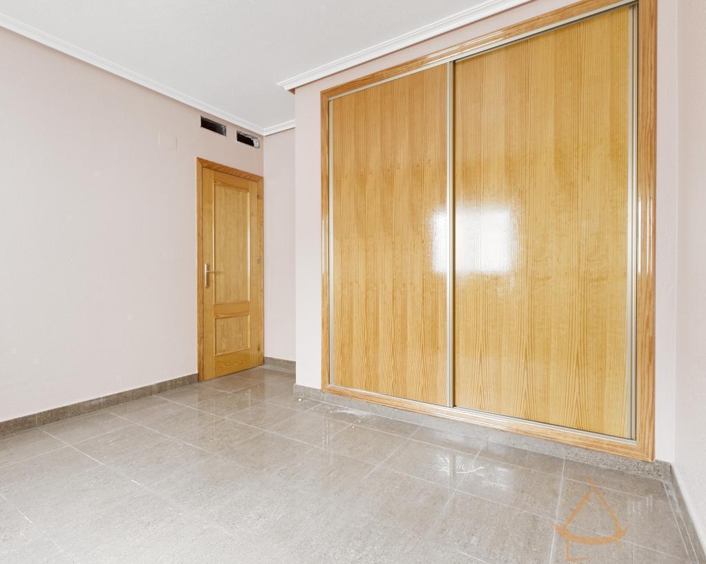 For sale of flat in Los Montesinos