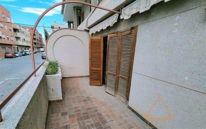 For sale of duplex in Almoradí